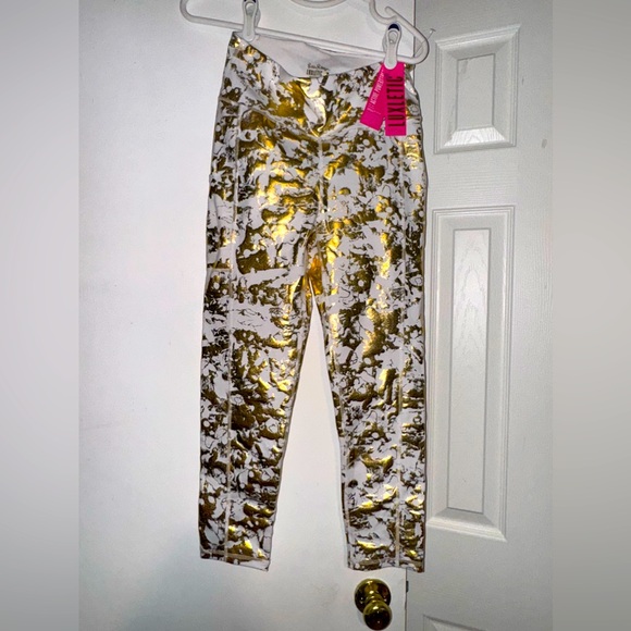 Lilly Pulitzer Pants - Lilly Pulitzer NWT weekender High Rise leggings size medium 
Shoreline foil